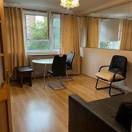 1 Bedroom Flat Close To City With Free Parking Arrangement Londýn Exteriér fotografie